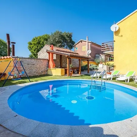 Ferienhaus House Varesko